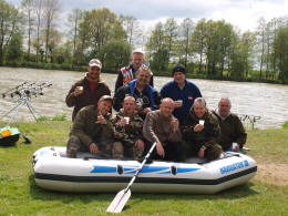 l'apéro au bord de l'eau n'a pas de frontière !